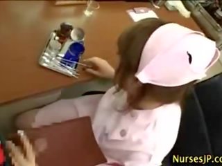 ओरिएंटल हेरी नर्स हाथ काम और जिज़ शॉट