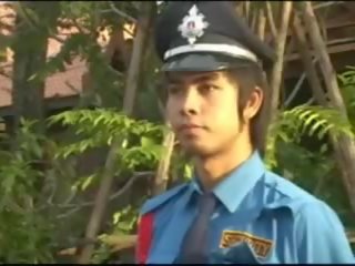 Kaibig-ibig security officer