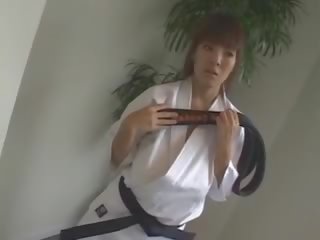 Hitomi tanaka. therapeut klasse karate.
