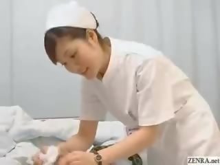 Японська медсестра дає caring мастурбація для удачливий пацієнт